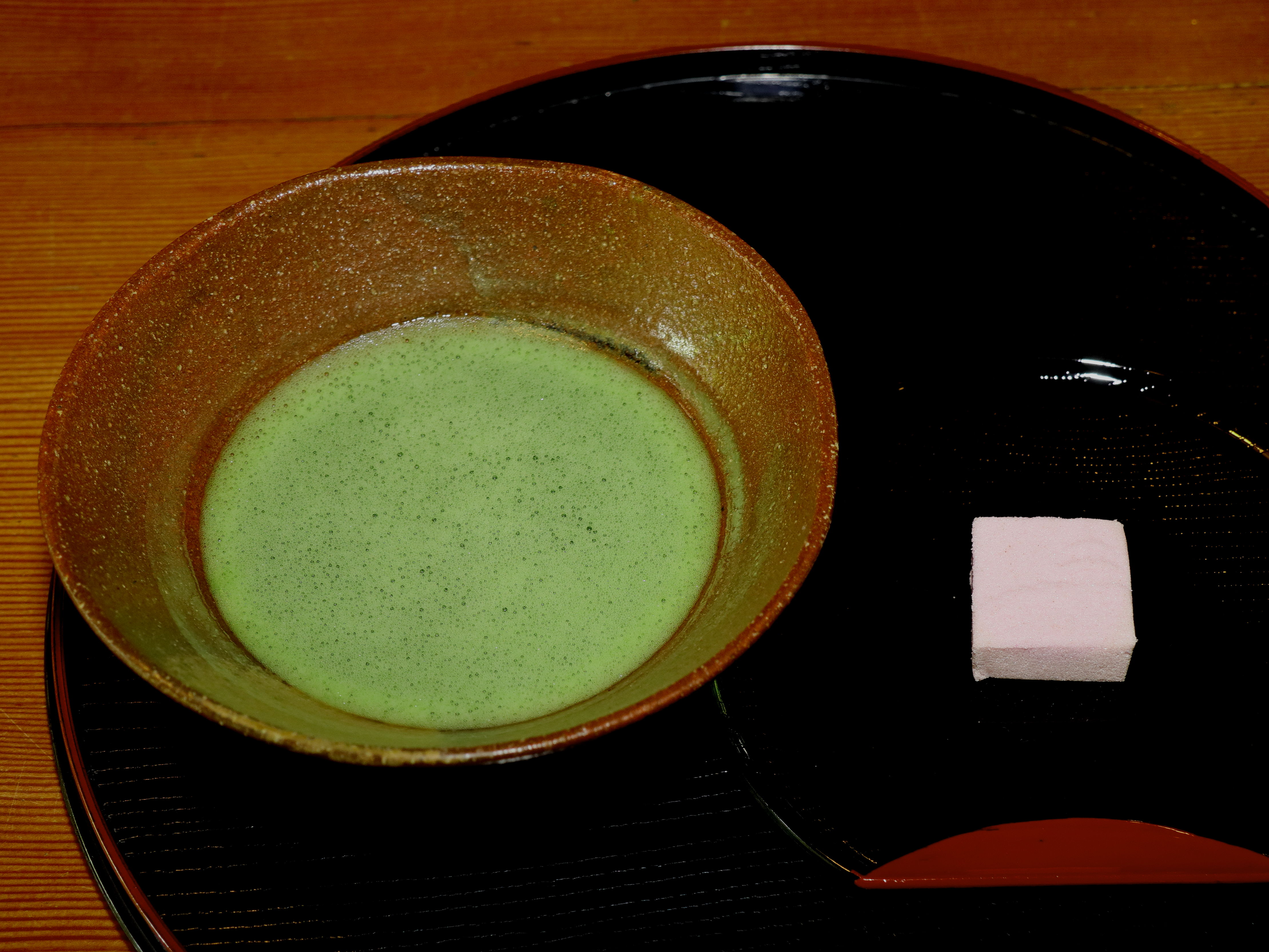 お抹茶（三溪園特製らくがん付）