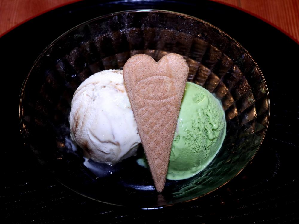 黒蜜きな粉と抹茶の　　　　　　　Wアイスクリーム